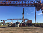 Storage of cargo in an outdoor warehouse